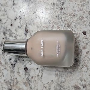 Haus Lab trisclone skin tech foundation 070 fair neutral